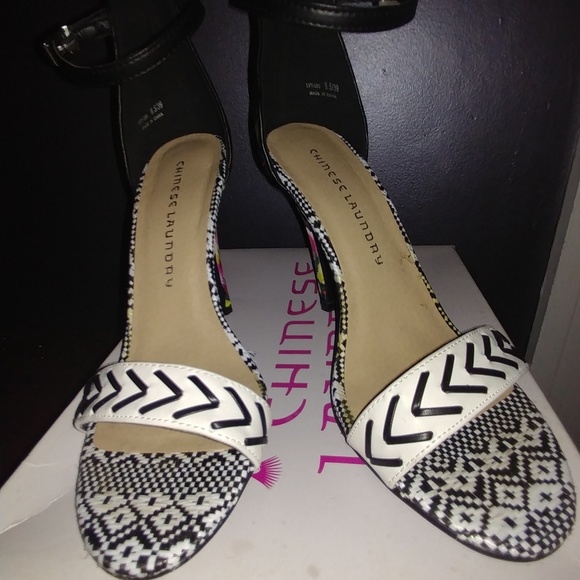 Multi color Chinese Laundry 8.5 open toe sandal - Picture 2 of 4